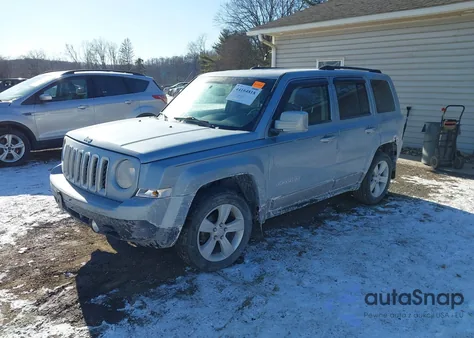 2013 Jeep Patriot Latitude z USA, uszkodzony, nr VIN 1C4NJPFB6DD250426